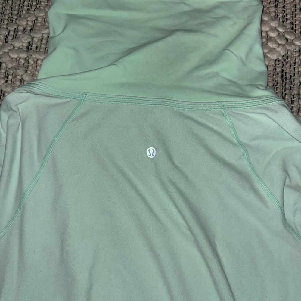 Lululemon athletic pull over - Picture 5 of 5